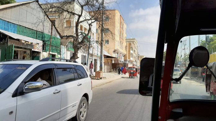 Una strada di Mogadiscio